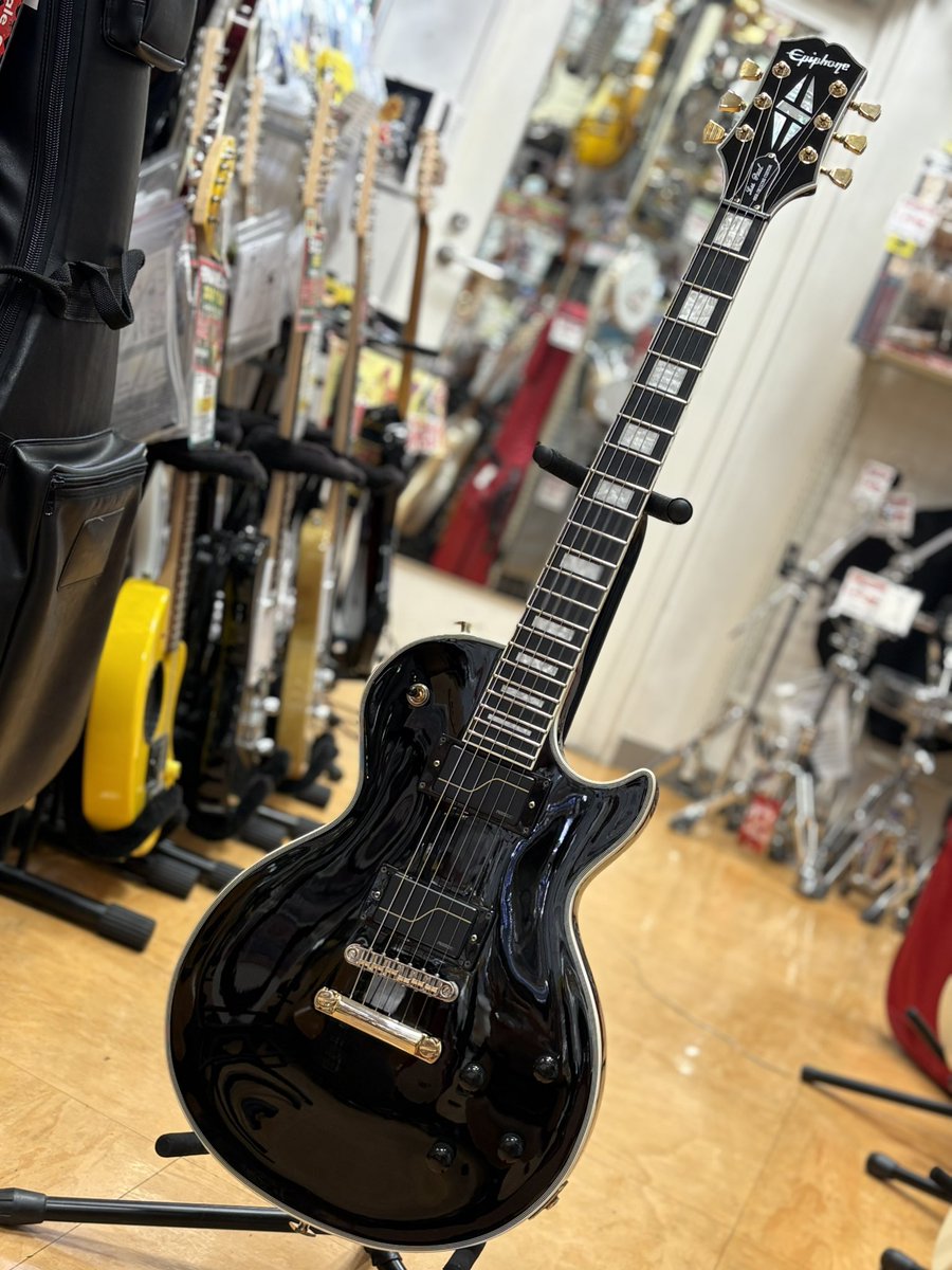 utsubo0021's tweet image. #Epiphone 
#MattHeafy #LesPaul Custom Origins

カスタムボイシングが施された2基のFishman Fluenceピックアップが
特徴的なシグネイチャーモデル！！

このギター、馬力ありますぜっ🐴💨

#エレキギター #うつぼ仙台 #うつぼ楽器
#中古楽器 #楽器買取
