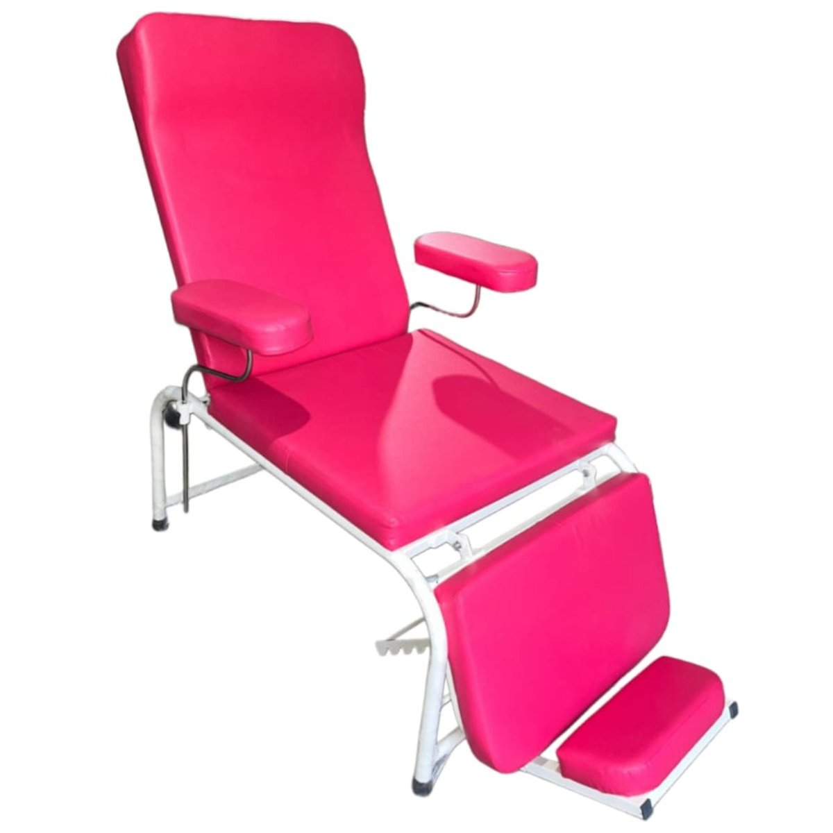 Blood Donor Chair – Manual   GM 9043B

Frame: Heavy-duty tubular M.S ..For more info visit...hospitalfurnitureindia.co.in/latest-update/…