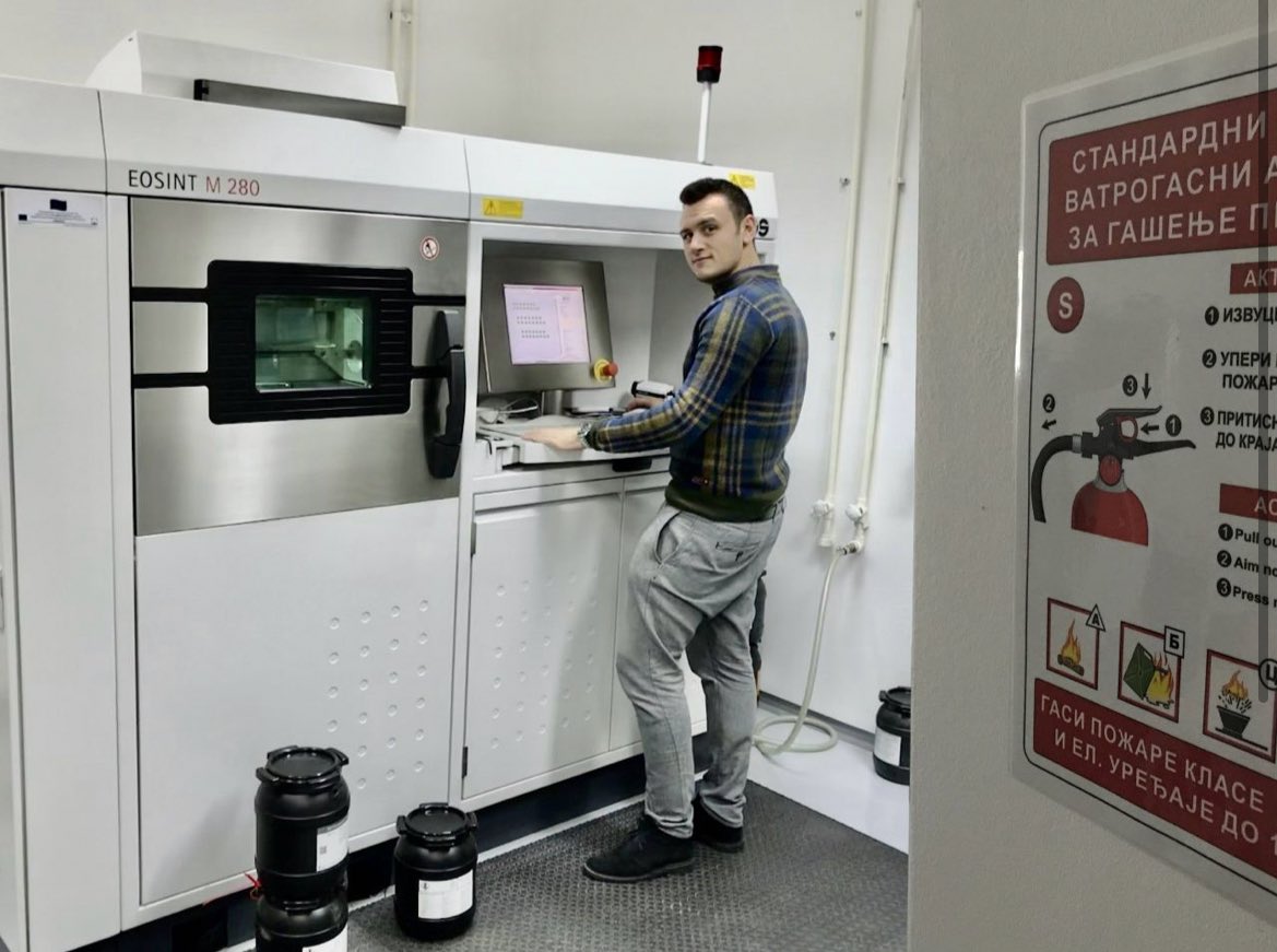 michelemonti3D's tweet image. random additive pic of the day 🤪
when I used to work with @EOS3DPrinting in Serbija 
#Metal3DPrinting #DMLS