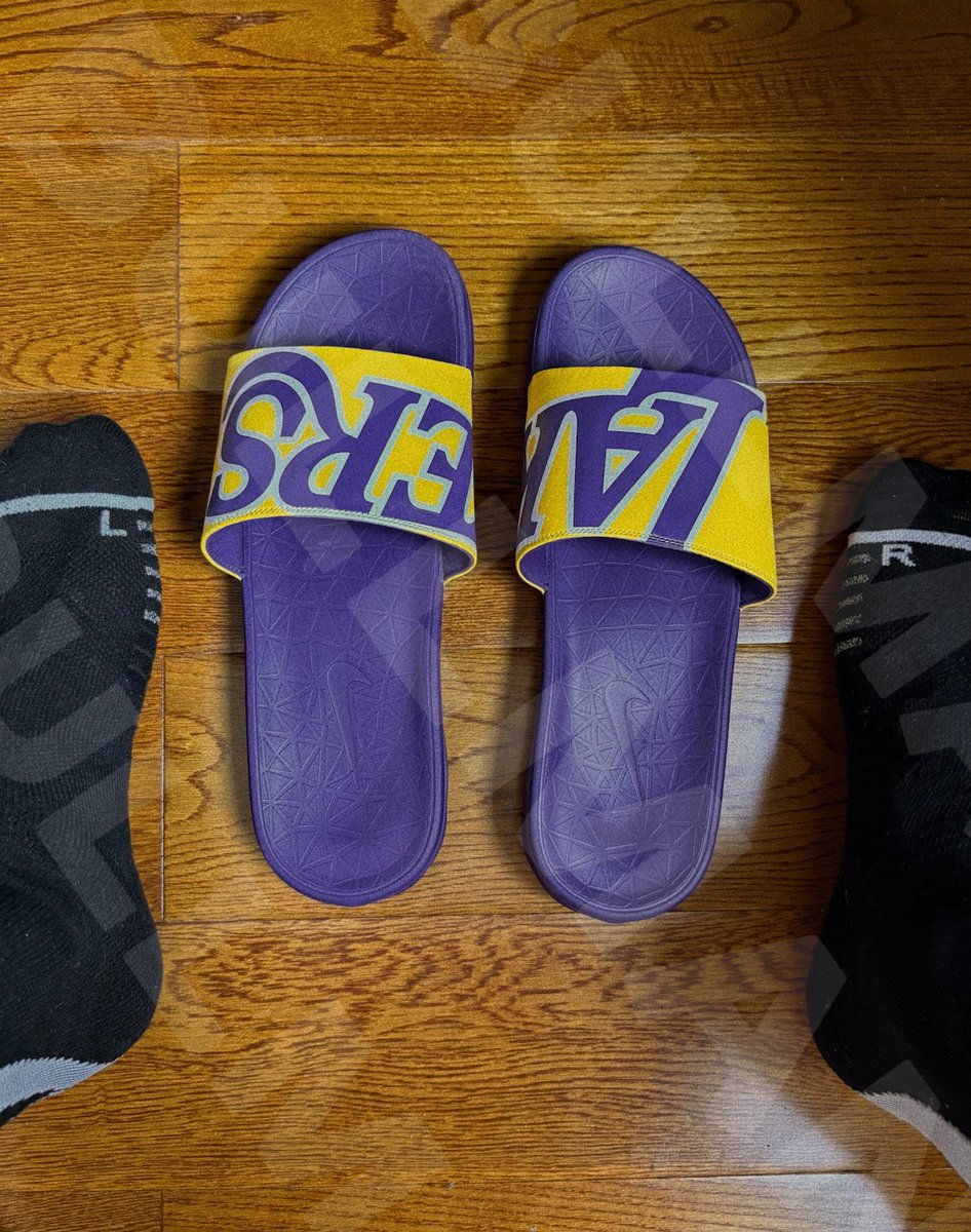 单独发一下新拖鞋，可能是偏小吧，52.5码也没觉得大多少