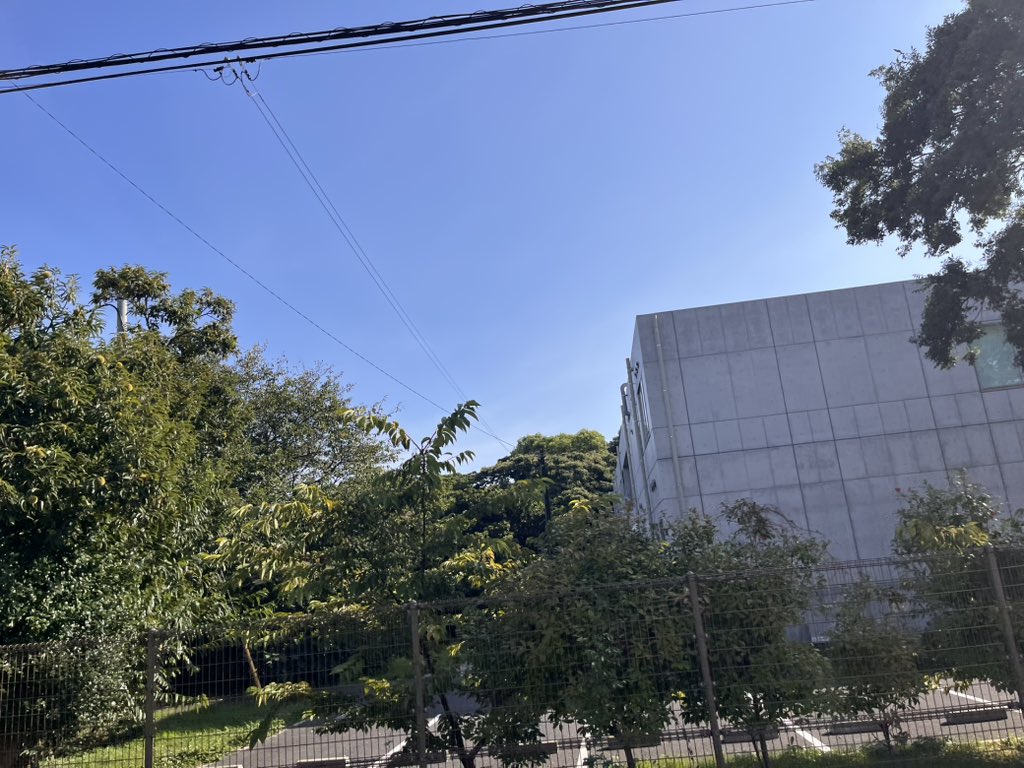 GeotohM's tweet photo. 4こめ。電子基準点は研究所敷地内で入れず。 #三角点 #水準点 #電子基準点 https://t.co/ooFFpfwsmU