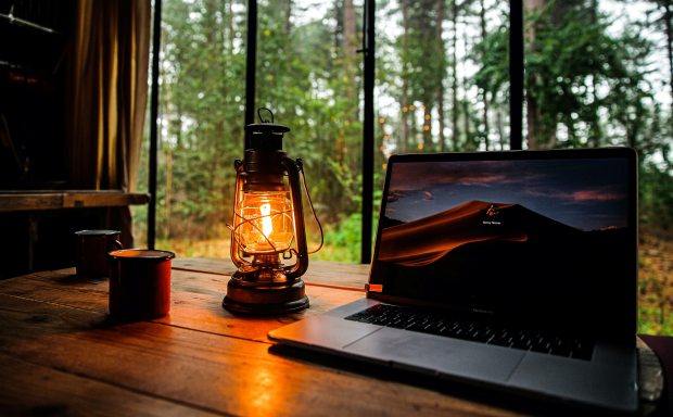 La atelierele noastre online, vin români din tot felul de zone geografice, dar toți sunt atrași de zona literară, vor să își dezvolte această înclinație de a scrie. Atelierul condus de Marin Mălaicu-Hondrari îi primește pe începători chiar toamna asta: revdepov.ro/ateliere/scrie…