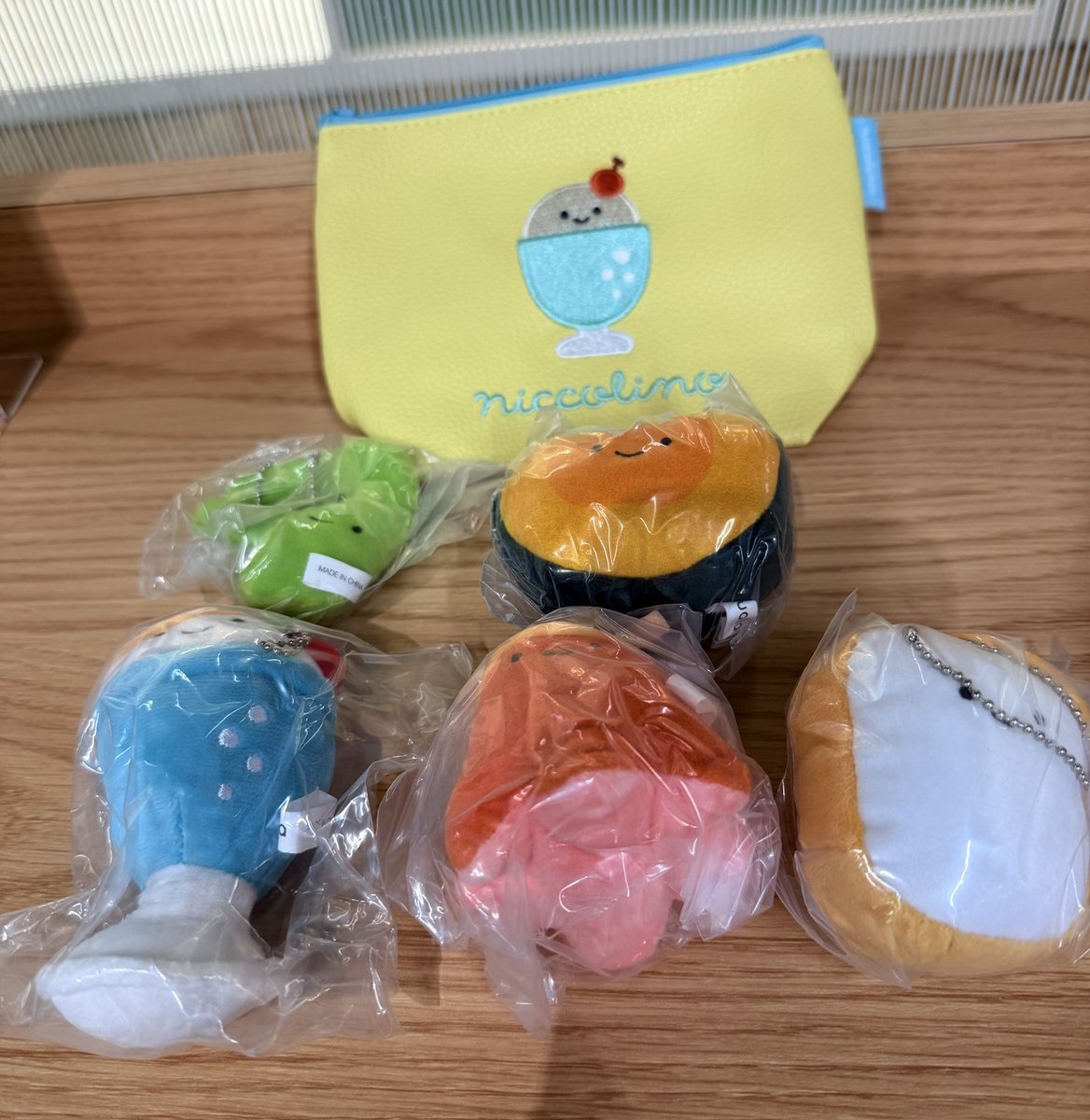 うんちのぬいぐるみの柔らかさが最高すぎます💩
大阪に行けない方もいらっしゃると思いますのでこちらの商品をすべて1名様にプレゼントします🎁
リポスト宜しくお願いします😄
#にっこりーノ