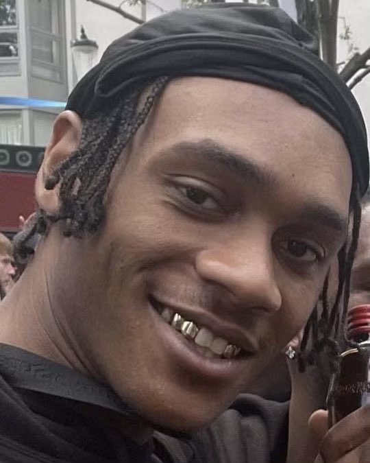 Appeal for information on anniversary of murder of Takayo Nembhard

Detectives are appealing for information three years after a father-to-be was murdered at Notting Hill Carnival.

<a href="/CrimeLdn/">London & UK Street News</a> <a href="/ScarcityStudios/">Scarcity News</a> <a href="/999London/">999 London</a> <a href="/uknip247/">UK News in Pictures(@UKNIP247)</a> <a href="/obbsie/">Chris Hobbs</a> <a href="/dwaynamics/">Dwaynamics</a> <a href="/totalcrime/">Total Crime</a>