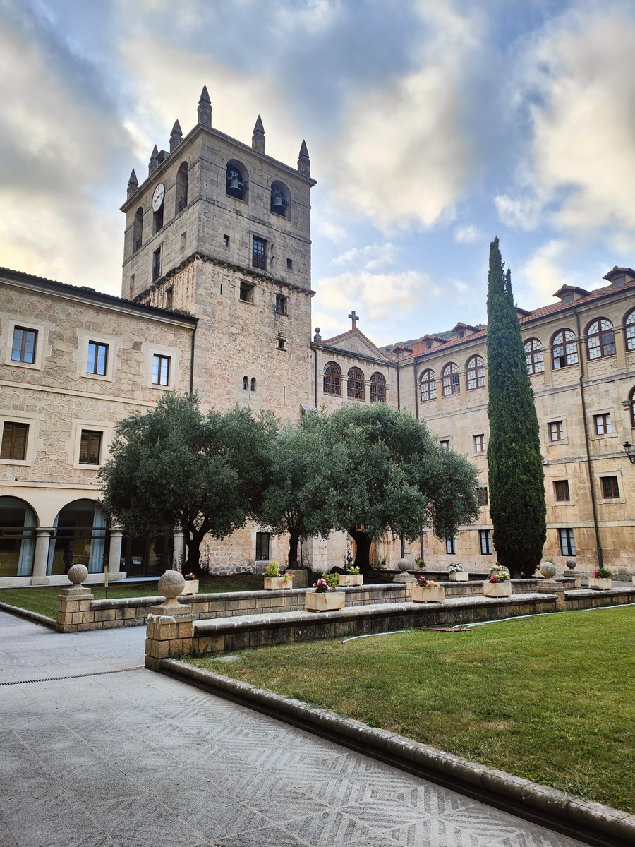 Empieza la jornada de encuentro <a href="/lasalleorg/">La Salle Global</a> <a href="/lasallearlep/">La Salle Arlep</a> #DíaDeLasZonasComunitarias Se reúnen para empezar el curso las comunidades, asociados y lasalianos de Galicia, Portugal, Asturias, Cantabria y Castilla León