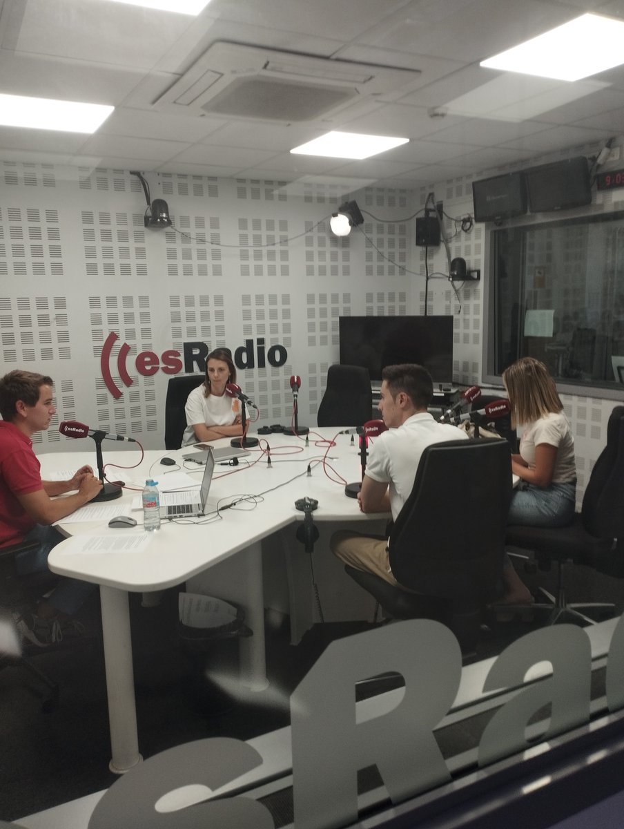 📻 Hoy en la tertulia: incendios, la visita de Sánchez y el supuesto "cambio climático", futuros judiciales, reuniones internacionales sobre la guerra de Ucrania en Washington 

🎙️<a href="/Maiteloureiro_/">Maite Loureiro 🇪🇸</a> 
🎙️<a href="/MarcosOndarra/">Marcos Ondarra</a> 
🎙️ <a href="/teresagomezgp/">Teresa Gómez</a> 

#LaTrinchera

esradio.libertaddigital.com/directo.html