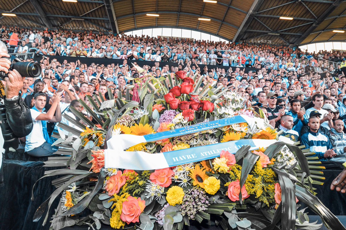 LaMinuteOM_'s tweet photo. 🕊 En ce 23 août, une pensée pour Imad et Lahcen, qui nous ont quitté il y a 17 ans, en partant au Havre ! 🤍

#TeamOM | #OMPFC https://t.co/etDyW2j6ip