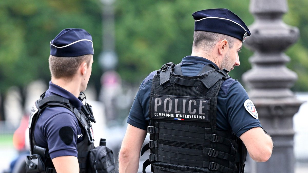 🚨Accusé d'avoir ÉVENTRÉ une personne dans une boîte de nuit du Morbihan, un homme a été ARRÊTÉ dans le métro parisien. (Europe 1)