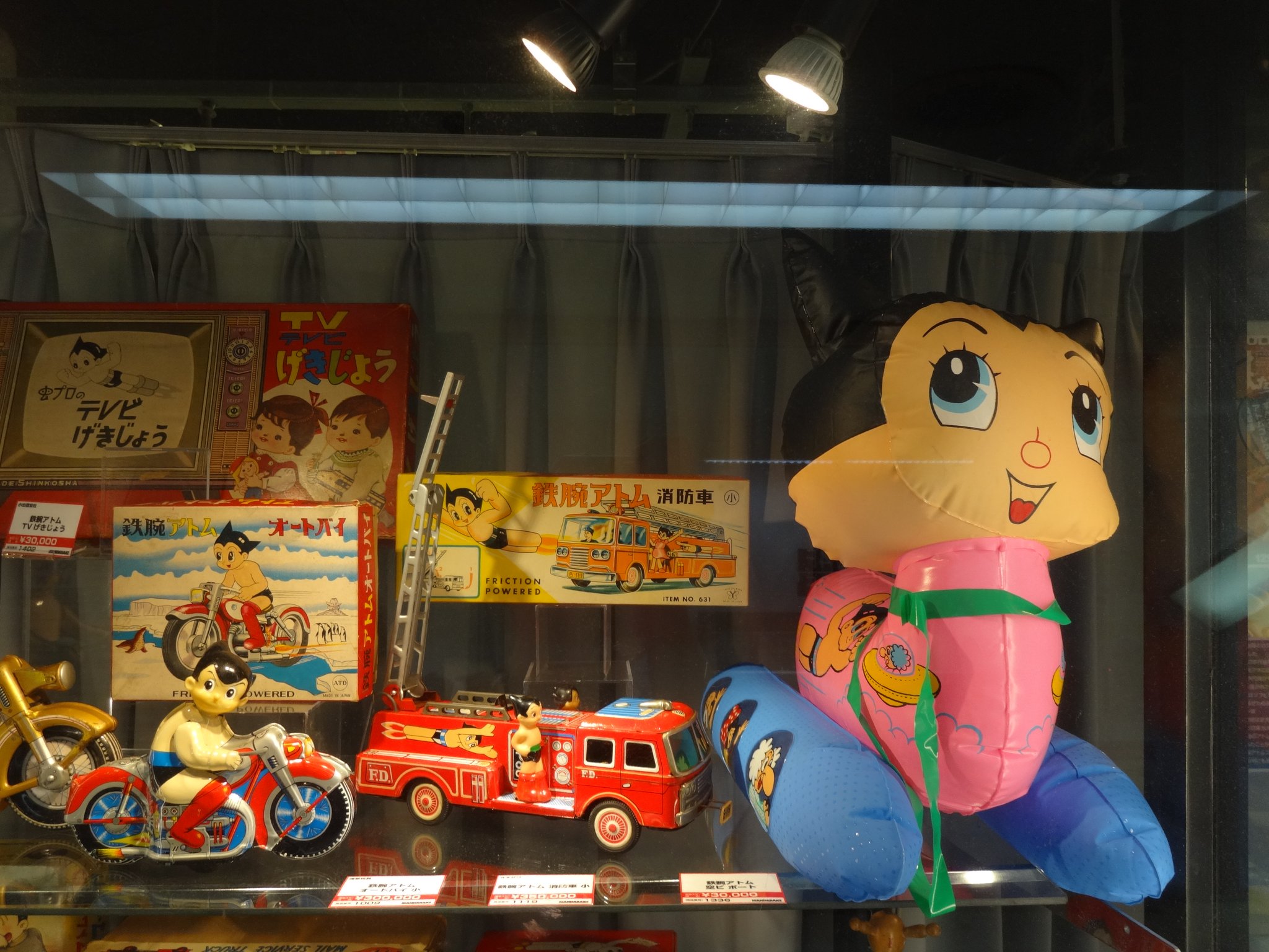 鉄腕アトム　三菱乾電池　非売品店頭用ポップ約151cm空気ビニール人形 鉄腕アトム 三菱乾電池 非売品店頭用ポップ約151cm空気ビニール人形