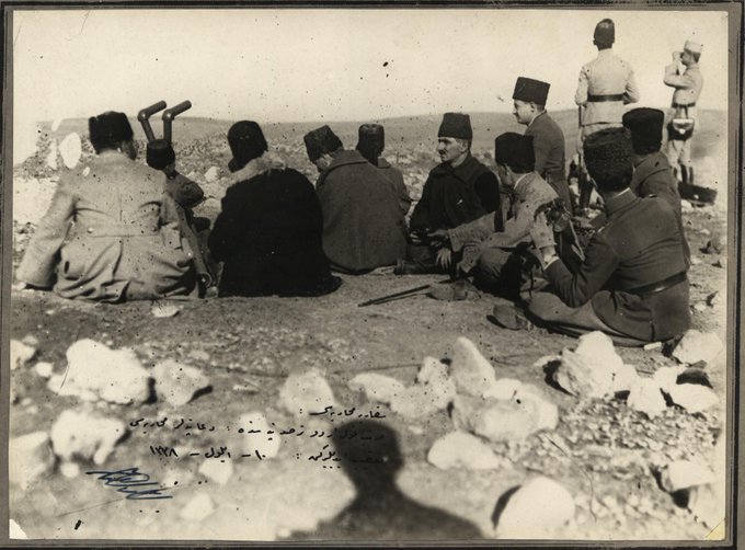 Kurtuluş Savaşımızın dönüm noktası“Sakarya Meydan Muharebesi”104.yılı Ulusumuza kutlu olsun.
“Hattı müdafaa yoktur,sathı müdafaa vardır.O satıh bütün vatandır.Vatanın her karış toprağı vatandaşın kanıyla sulanmadıkça terk edilemez.”
#ataturk
#Başkomutan
#SakaryaMeydanMuharebesi