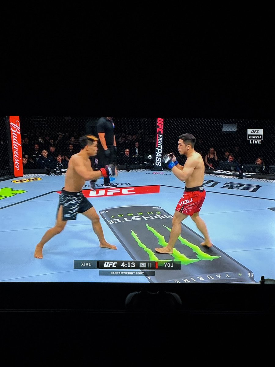 MikeVick1822's tweet photo. #UFCShaghai https://t.co/RBTWn58sEp