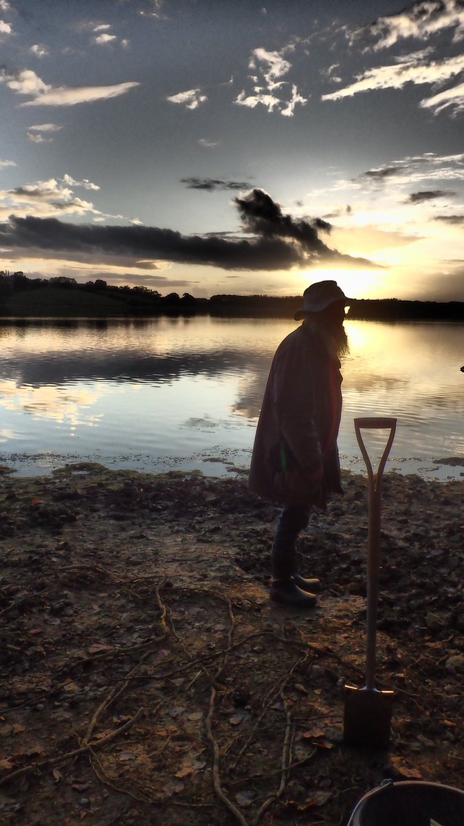 outfossiling's tweet image. I introduced @MaxMiechowski to my good friend Richard Forrest. I think we can agree the resulting collaboration is beautifully portrayed below in the #YouTube video below #picoftheday #serene
#fossilhunter @guardian
 youtu.be/2p5uiHdVeJA?si…