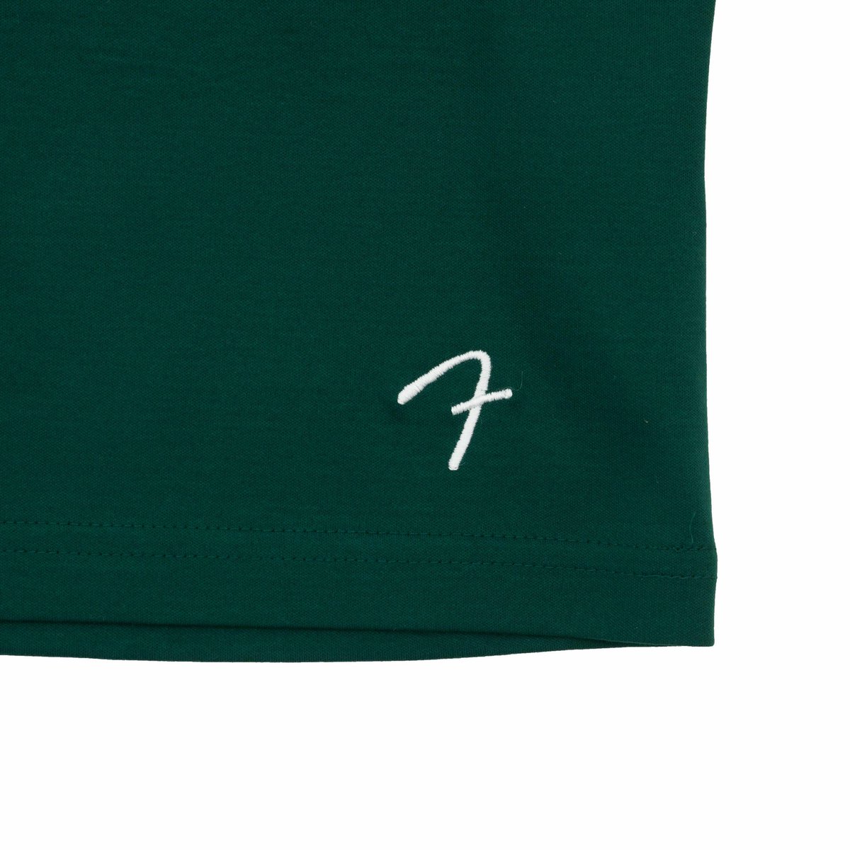 Fender_Official's tweet photo. #FISFORFENDER: THE BASSIST TEE

待望のベーシストのMUST HAVEアイテムが登場‼️胸元に[Bassist]の文字が印象的にプリントされたTシャツ👀
バックプリントにはF IS FOR FENDERの文字も✨

Fender Flagship Tokyo、公式オンラインショップにて販売中！

🔗https://t.co/2Hikudl9cq

#Fender #フェンダー https://t.co/Oyur5EqN9s