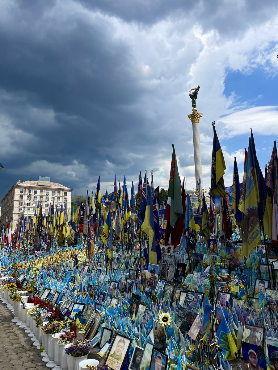 Ціна нашого прапору - життя найкращих💔