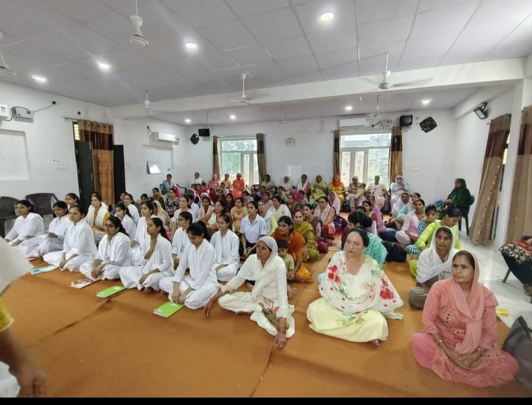 #आर्या_प्रशिक्षण_सत्र
#रोहतक (हरियाणा) में श्रद्धेय #आचार्या_डॉ_मोनिका जी ।