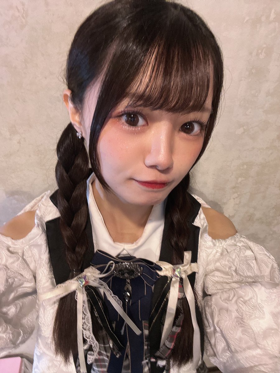 『HEROINES SUMMER extra!!!』
ありがとうございました！

土曜日会えて嬉しかったよ〜(ˊo̴̶̷̤  ̫ o̴̶̷̤ˋ)
途中でペンライト変えてくれた方もありがとう🩵

この後特典会前半、新規の方無料でお待ちしています.ᐟ .ᐟ

#カレアイ #可憐なアイボリー