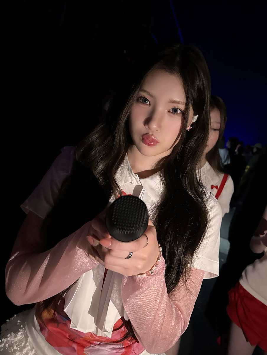 뒤에 저만 보이나요