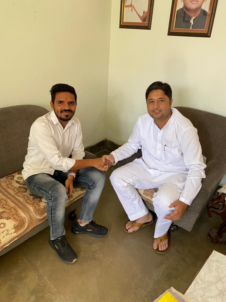 piyushchandel31's tweet photo. 04-लोकसभा क्षेत्र बिजनौर से सांसद श्री चंदन चौहान जी को जन्म दिवस की हार्दिक शुभकामनाएं।

परितोष चंदेल
जिला अध्यक्ष
राष्ट्रीय लोकदल छात्रसभा बिजनौर
मो-8171862893 https://t.co/MNwzTeE789