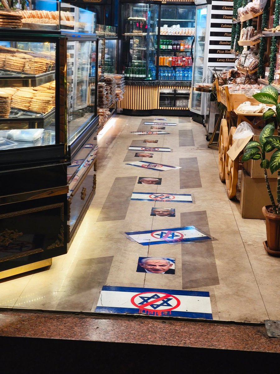 Kahramanmaraş’ta gördüğümüz bu onurlu duruş hepimizi mutlu etmiştir. Alfi İşletme yönetimini bu hassasiyetlerinden dolayı tebrik ediyor, hayırlı işler ve bol kazançlar diliyorum.
 #Kahramanmaraş #türk #Gaza #Palestina