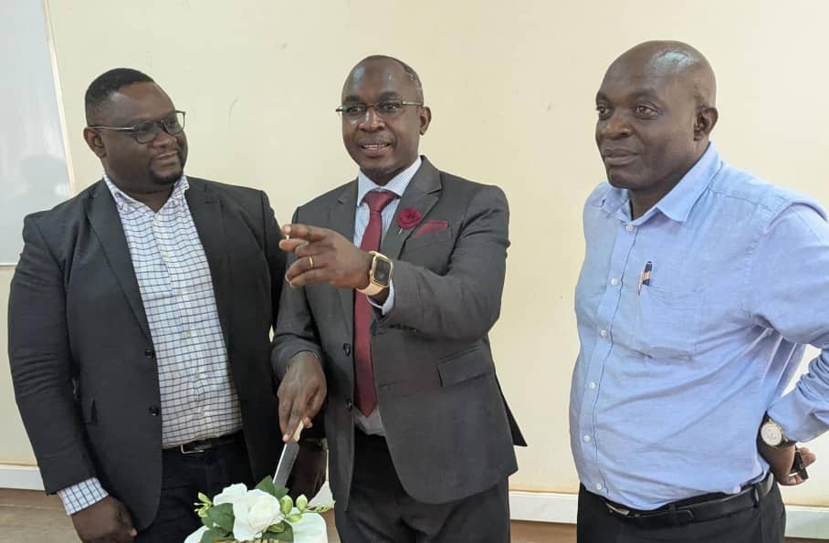 MakBME's tweet photo. Driven by loss of a dad to revolutionize leukemia treatment. He's developing nanoparticles that target cancer cells with precision, sparing healthy tissue and reducing toxicity, offering new hope for Uganda's low leukemia survival rates &amp; a potential game-changer in cancer care. https://t.co/kQU1RQLAUu