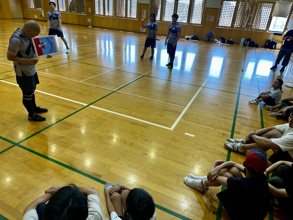 agni_kabaddi's tweet photo. ✨体験会お疲れさまでした！
紙芝居を交えたルール説明のあと、タグカバディのミニゲームを実施しました。
「練習見学に行きたい！」という小学生もいて、嬉しい限りです。参加者のみなさんからも「楽しかった」と好評でした。
主催いただいた二葉公民館様、本当にありがとうございました！ https://t.co/jKAMvC7xbT
