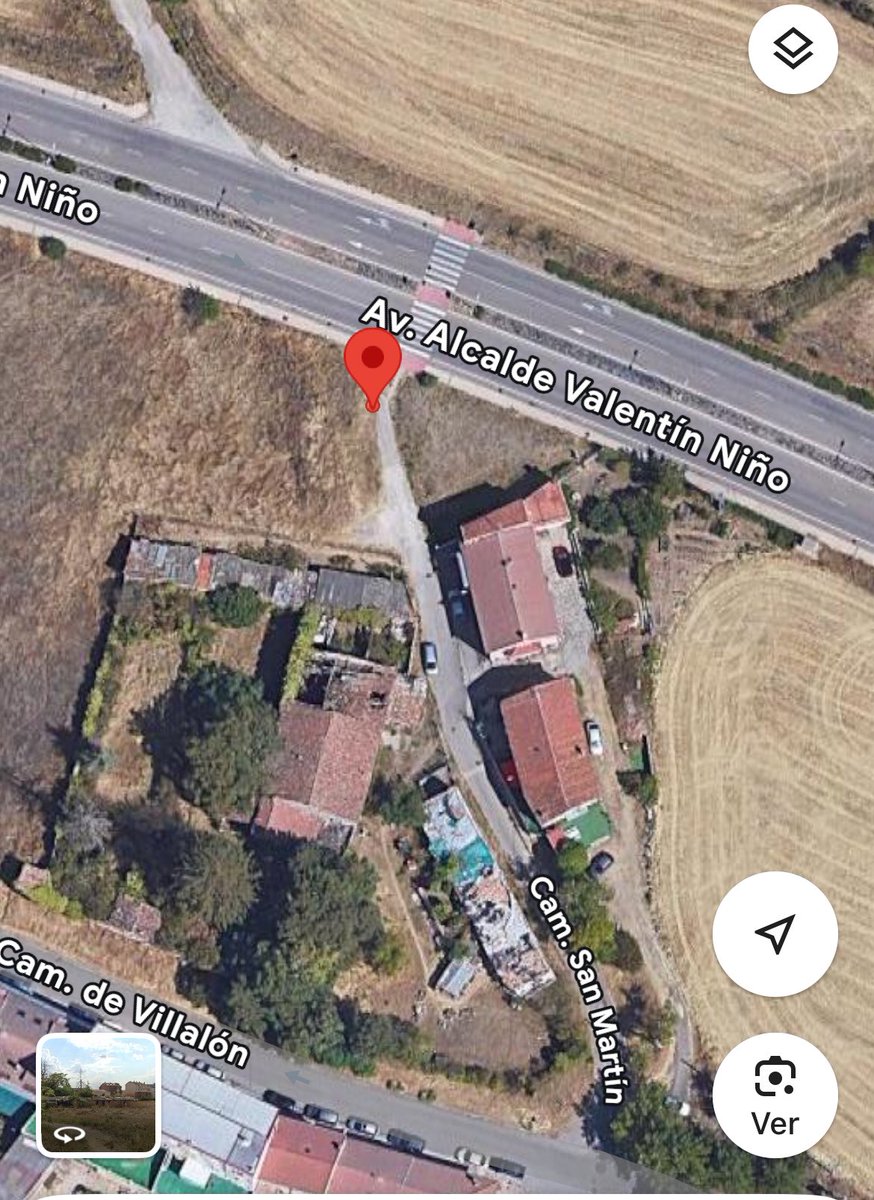 Deliferre's tweet photo. @Aytoburgos en vez de gastaros la millonada en el túnel, podrías gastarlos en los barrios que están abandonados, menudas ratas hay en esta zona, os pongo donde está para ver si hacéis algo, que parece se os olvida que hay más barrios que el centro o donde viven vuestros amiguitos https://t.co/YlqfCZD9v0