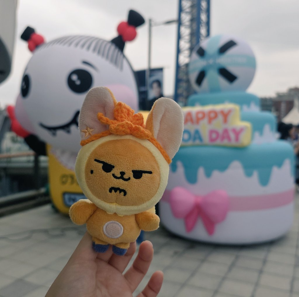 TXT_serenity's tweet photo. 투모로우콘 2일차 💙
고척 2층은 처음이잔앙 🤭
막콘 재밌게 즐기자~~~~~ https://t.co/hrY7Mbt1hb