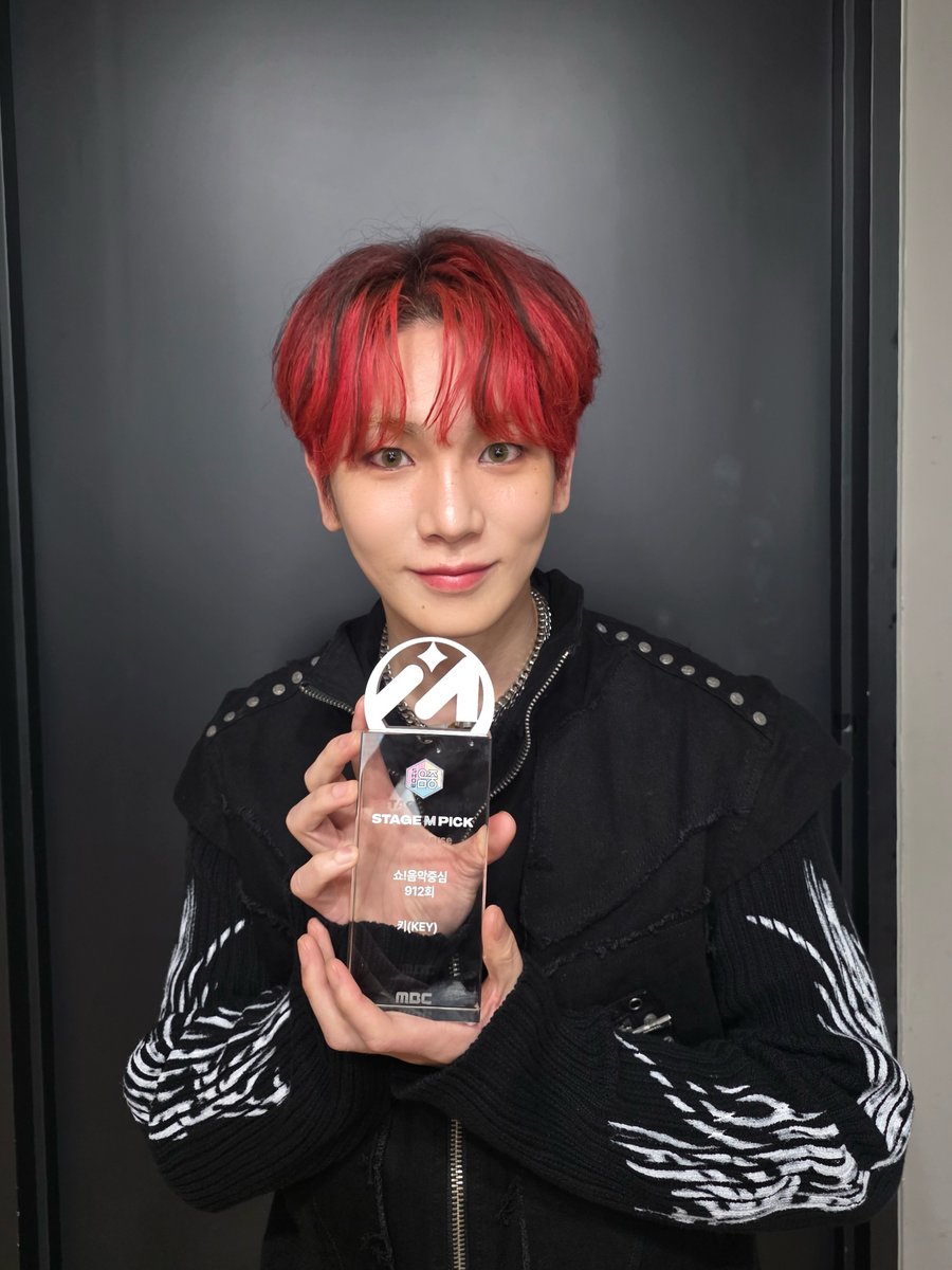🏆 STAGE M PICK : MBC 쇼! 음악중심 912회차 

#스테이지엠픽 1위 아티스트는
.
.
#KEY #키 #KEY_HUNTER
축하드립니다 💙🎉🎊