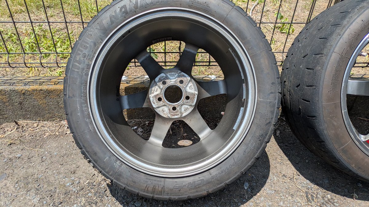 現役引退（？）した朝駆改メンバーからの依頼です。

TE37（CR-S付き）
17inch 9.5J＋45　４本通し
86/BRZにベストサイズ！

どなたか25万で買ってくれる方は居ませんか？
近郊の方は手渡し
遠方の方は着払いにて発送
で対応致します🙇

大分県からです🤗