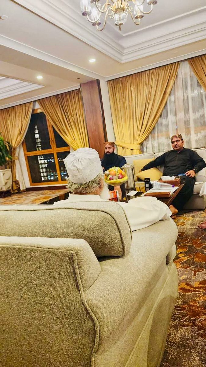 قائد ملت اسلامیہ امام الانقلاب حضرت مولانا فضل الرحمن صاحب دامت برکاتہم العالیہ عمرہ ادائیگی کے لیے مدینہ منورہ پہنچ گئے،💗