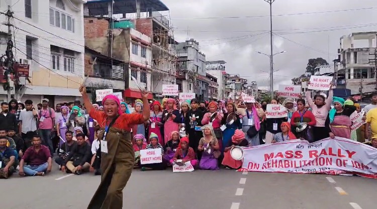 EastMojo's tweet photo. Manipur’s media and the Valley’s monologue: How dissent was silenced https://t.co/c9KnIKKmKA https://t.co/8sfJyzWx5k