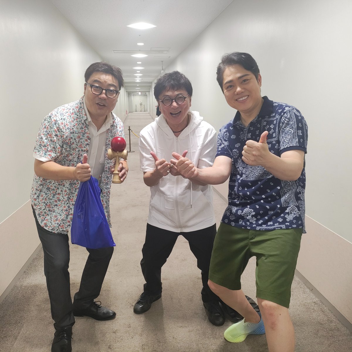 唯一の夏休みでした
三山ひろしさんが2年に渡り費やした企画の舞台
「1PPON」1部が芝居
屋台のシーンで何杯もお代わりの後三山さんが天ぷらをのせてあげるシーンで涙涙💦
2部は個性溢れる歌謡ショー
流石歌手の皆さん上手過ぎです〜堪能致しました❤
#三山