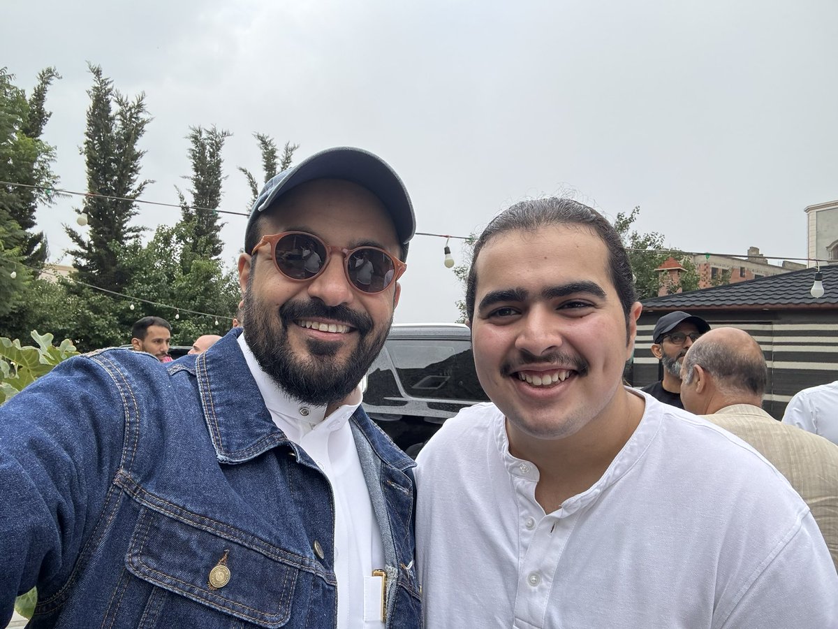 أحمد العياد (@aal3yyad) on Twitter photo سعيد بلقاء الناقد الشاب عبدالله آل هيازع
اطلاع واسع وثقافة سينمائية عالية
#ملتقى_النقد_السينمائي
<a href="/843tk/">عبدالله آل هيازع</a> سعيد بلقاء الناقد الشاب عبدالله آل هيازع
اطلاع واسع وثقافة سينمائية عالية
#ملتقى_النقد_السينمائي
<a href="/843tk/">عبدالله آل هيازع</a>