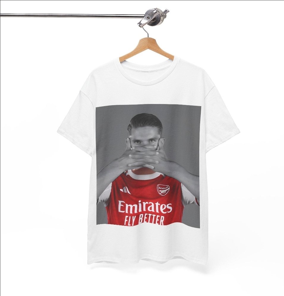 footballclubtees.etsy.com/listing/435699…
