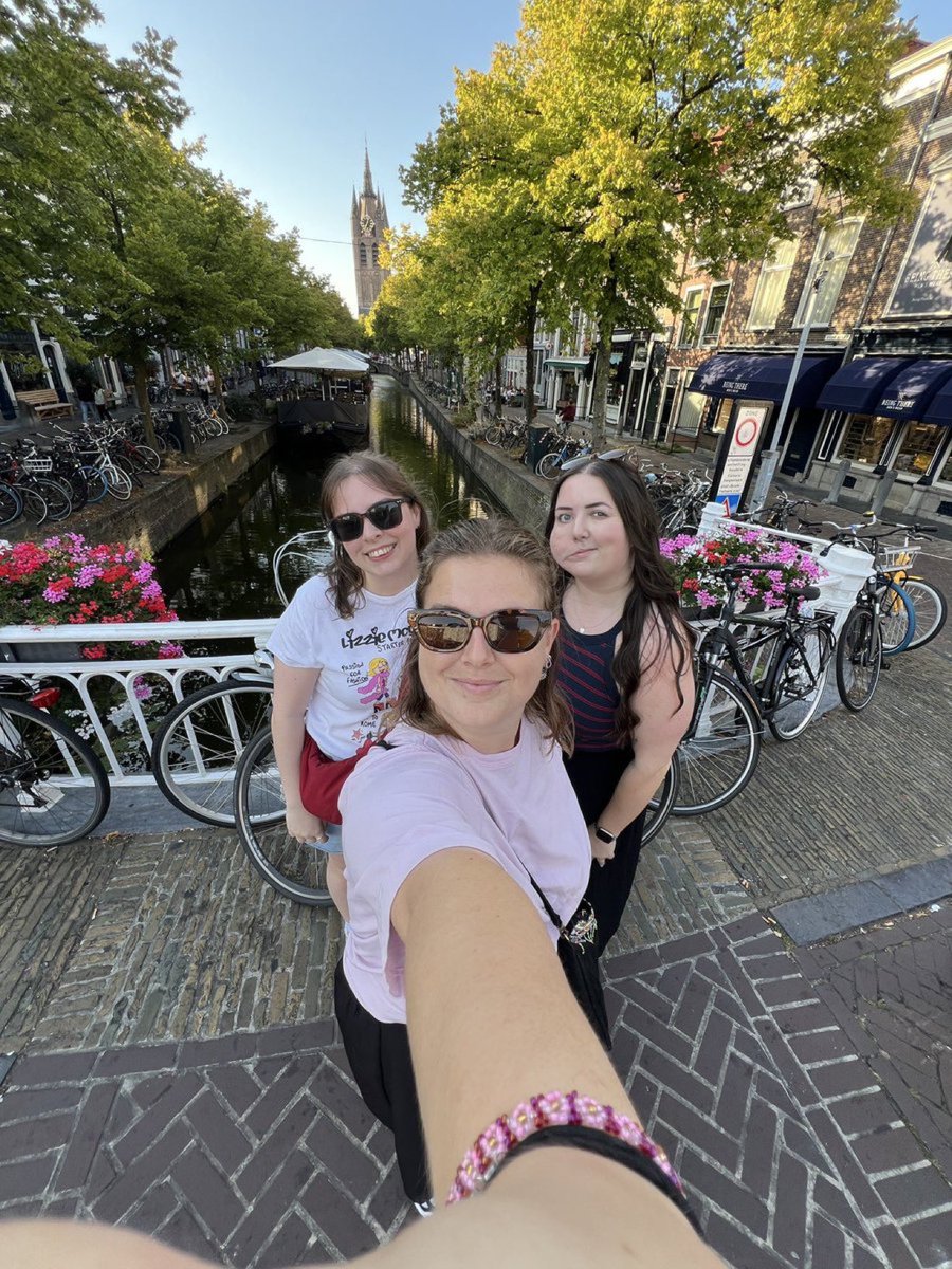 basicallyviks's tweet image. a house full of love indeed ❤️🤍

@ShawnAccess @ShawnMendes 

#OnTheRoadAgain