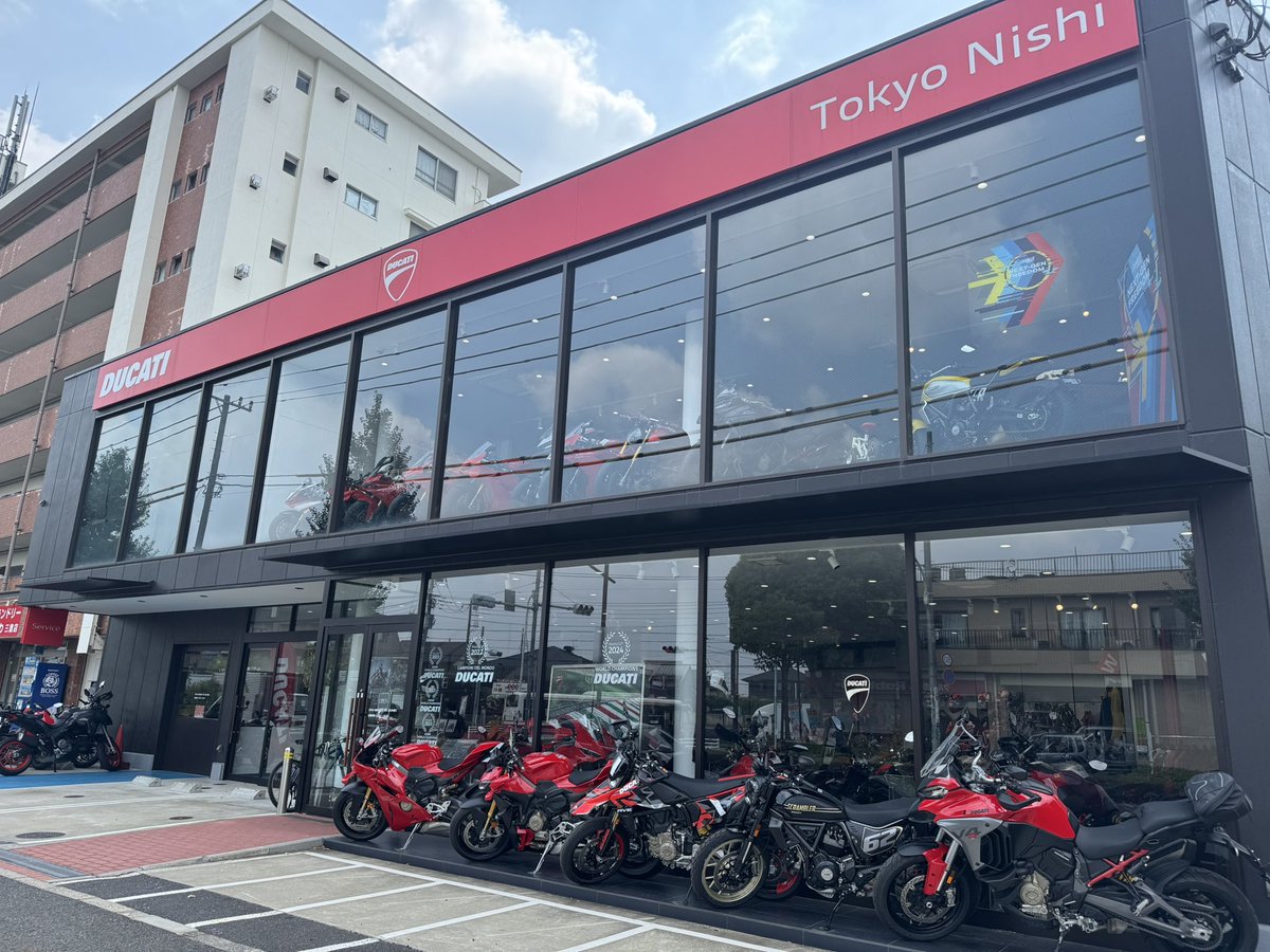 kimi_dra_'s tweet photo. 納車後の1ヶ月点検から1年ほどだったので、オイル交換&amp;1年点検をディーラーで行ってもらいました。
これで来週のツーリングも安心や！

#ducati 
#ディアベルV4 
#ドゥカティ東京西 https://t.co/ZhCRPAHKqQ
