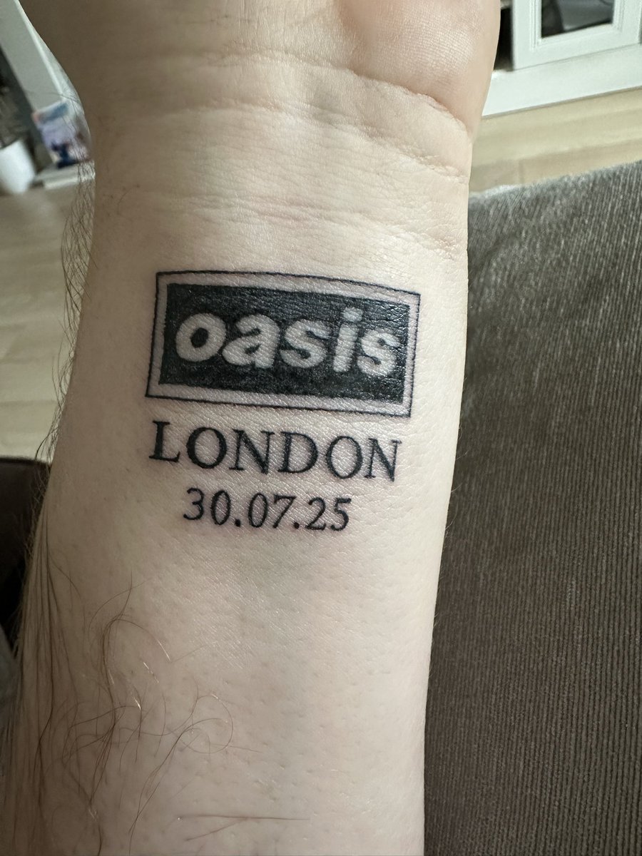 Marvando7's tweet photo. Finally got me cheeky lil tat done @oasis @liamgallagher @NoelGallagher https://t.co/QOfdxHz3xS