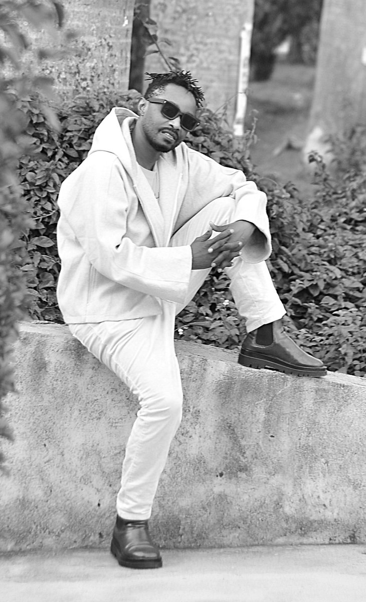 delson72's tweet image. Happy Birthday to me! 🙏🎂 Thankful for another year of life, love, and lessons learned. Wishing myself a year ahead filled with joy, good health, and dreams comin' true. 🙌 #BirthdayVibes #Grateful