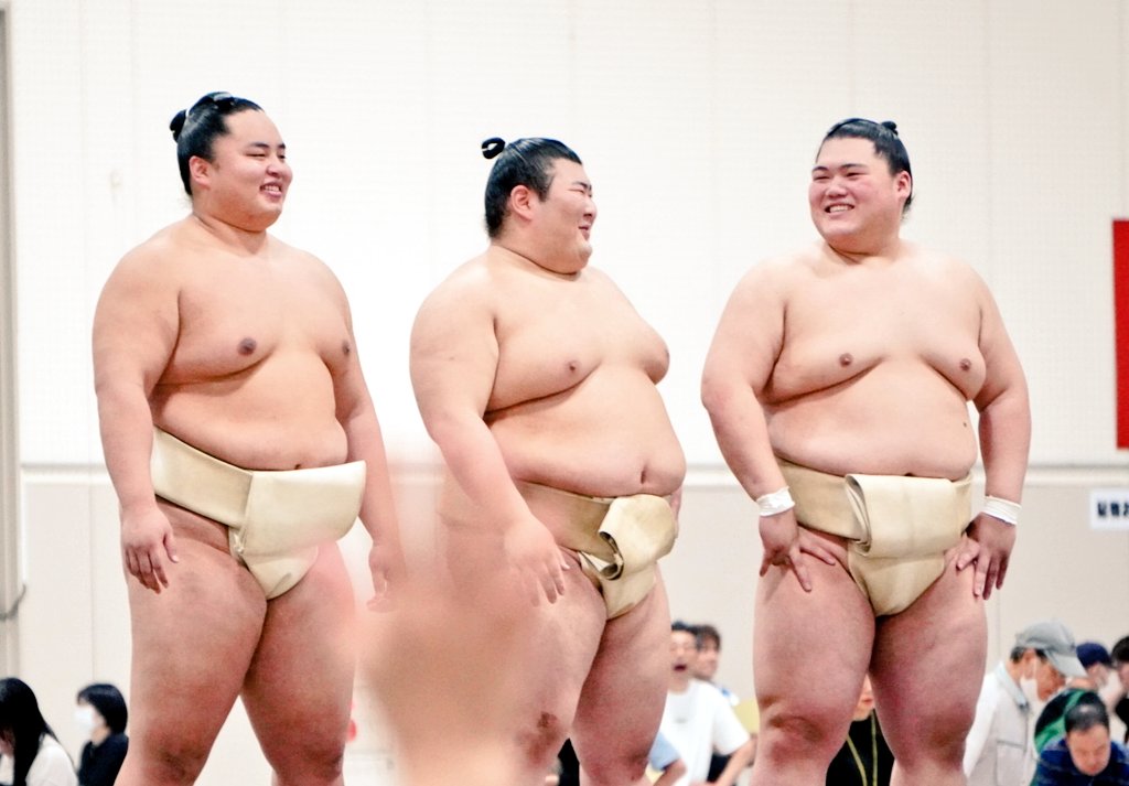 質問コーナーのお三方

#sumo #巡業 #新潟場所 
#琴勝峰 関 #熱海富士 関 #王鵬 関