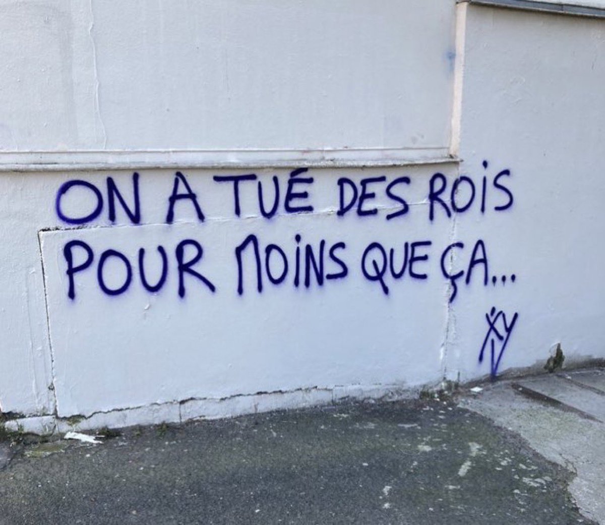 “Bundan daha azı için krallar öldürdük.” 

📍Fransa