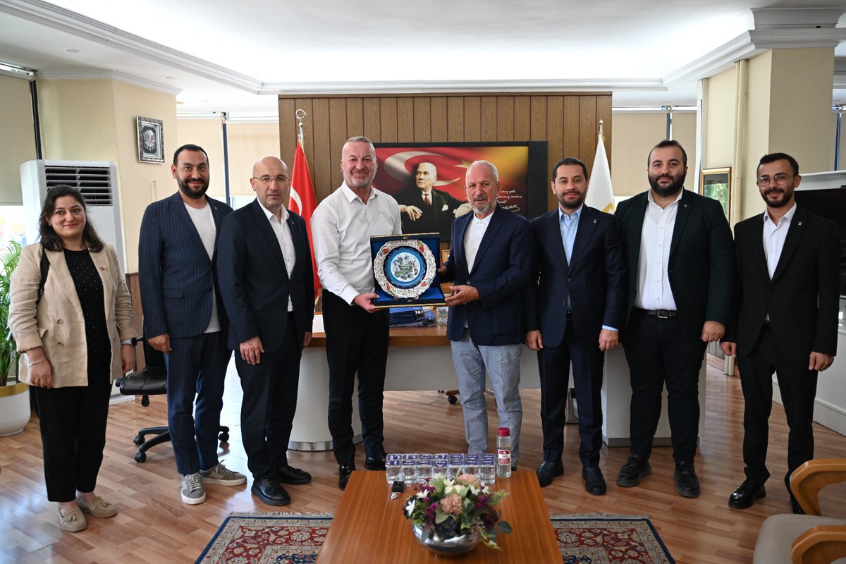 KASIM_BOSTAN's tweet photo. Bursa Karacabey belediye başkanımızi ziyaret ettik
Çalışmalarında başarıları dileklerimizi ilettik https://t.co/uGQ0D54yX3