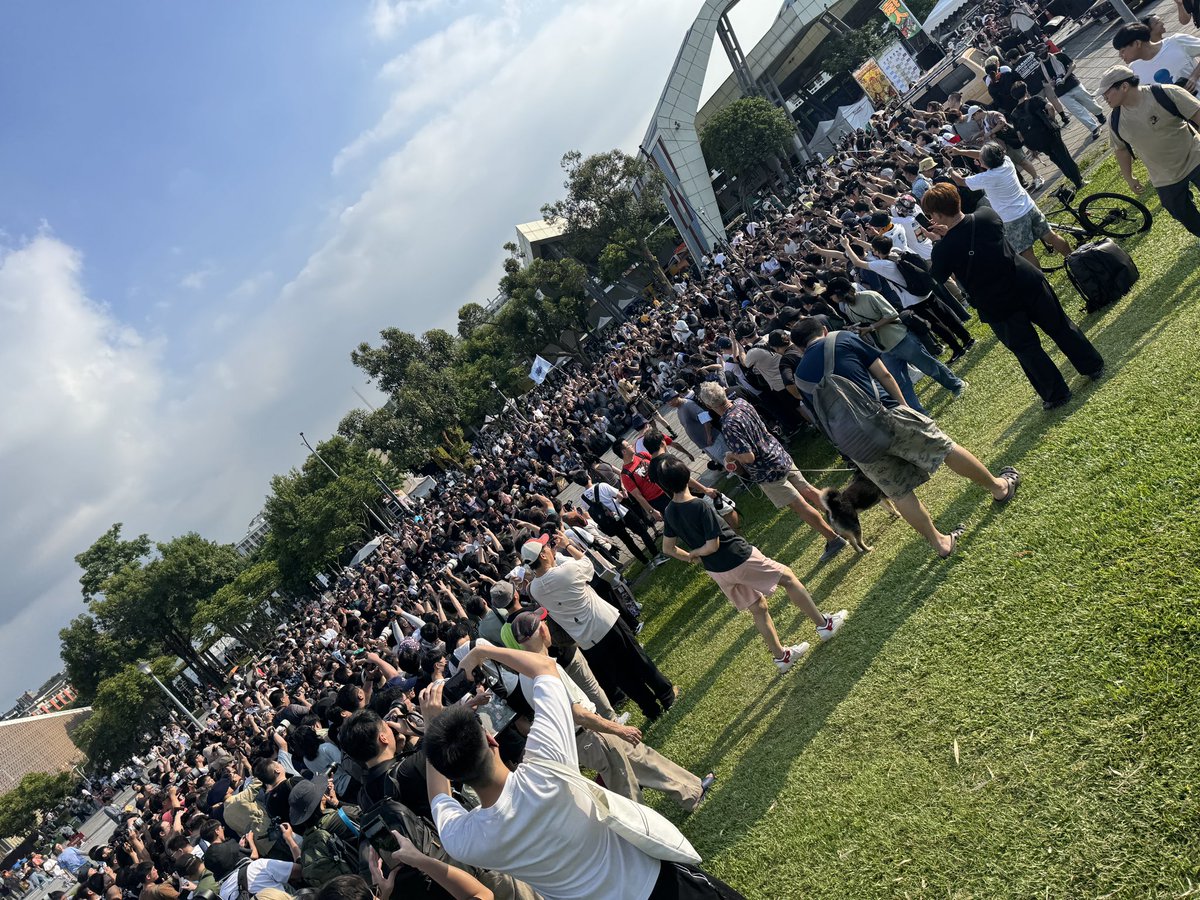 囲み始まりました！📸
#台湾FF #きゅるん