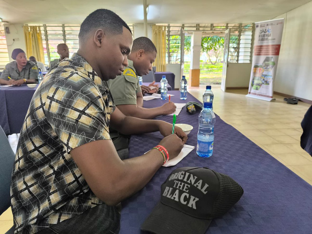 Nancynyawirah's tweet image. Causes of conflict according to #HRBA is marginalization &amp;amp; exclusion of certain groups where they can be denied to participate or to have equal access #HRBA #HBRATraining #MWARPImpact #KujengaAmani @Mwarpkenya @Samba4Youth