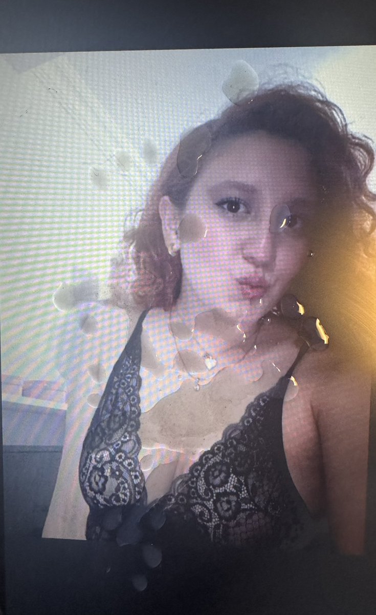 sendhotstuff's tweet photo. Send me your wife/GF https://t.co/j9MyAK5y19