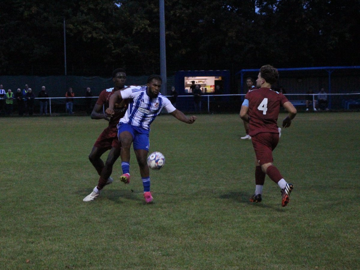 Action from last night’s thoroughly entertaining game between <a href="/WythenshaweFC/">Wythenshawe Football Club</a> and <a href="/CheadleNomads/">Cheadle Heath Nomads</a> #FAVase