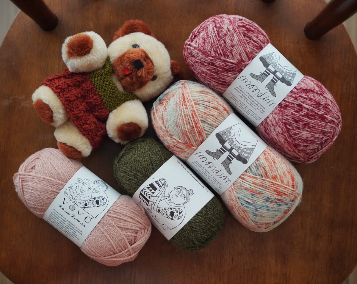 素敵な毛糸をゲット🧶編むの楽しみ〜

#mondim #vovo