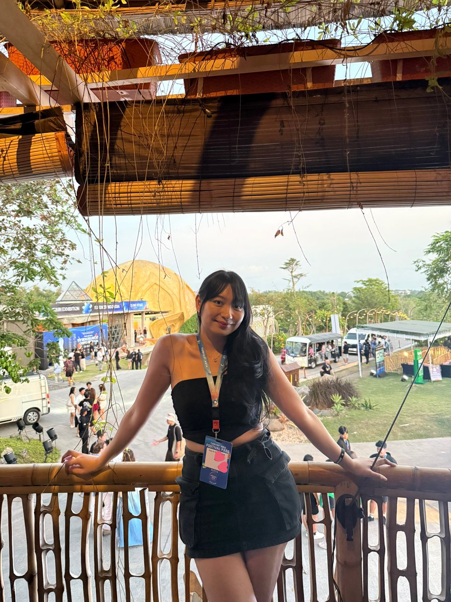 aulialoveslily's tweet photo. Had so much fun at @CoinfestAsia , met with friends, shared some JUP merch, and even onboarded people to use @jup_mobile 🚀 (video coming soon, right @clodesans @Xprinz17 @willyjrdnn ? 👀) https://t.co/VhPCfhsYA4