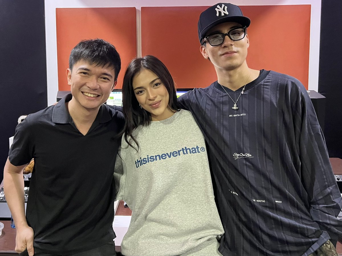 Star Music PH (@starmusicph) on Twitter photo Let's go <a href="/mikslmnc/">Mika Salamanca</a>! 💚
consistent visitor <a href="/brentymanalo/">brent manalo</a> with Mr. Music <a href="/JonathanManalo/">Jonathan Manalo</a> 🎶
#StarMusicPH Let's go <a href="/mikslmnc/">Mika Salamanca</a>! 💚
consistent visitor <a href="/brentymanalo/">brent manalo</a> with Mr. Music <a href="/JonathanManalo/">Jonathan Manalo</a> 🎶
#StarMusicPH