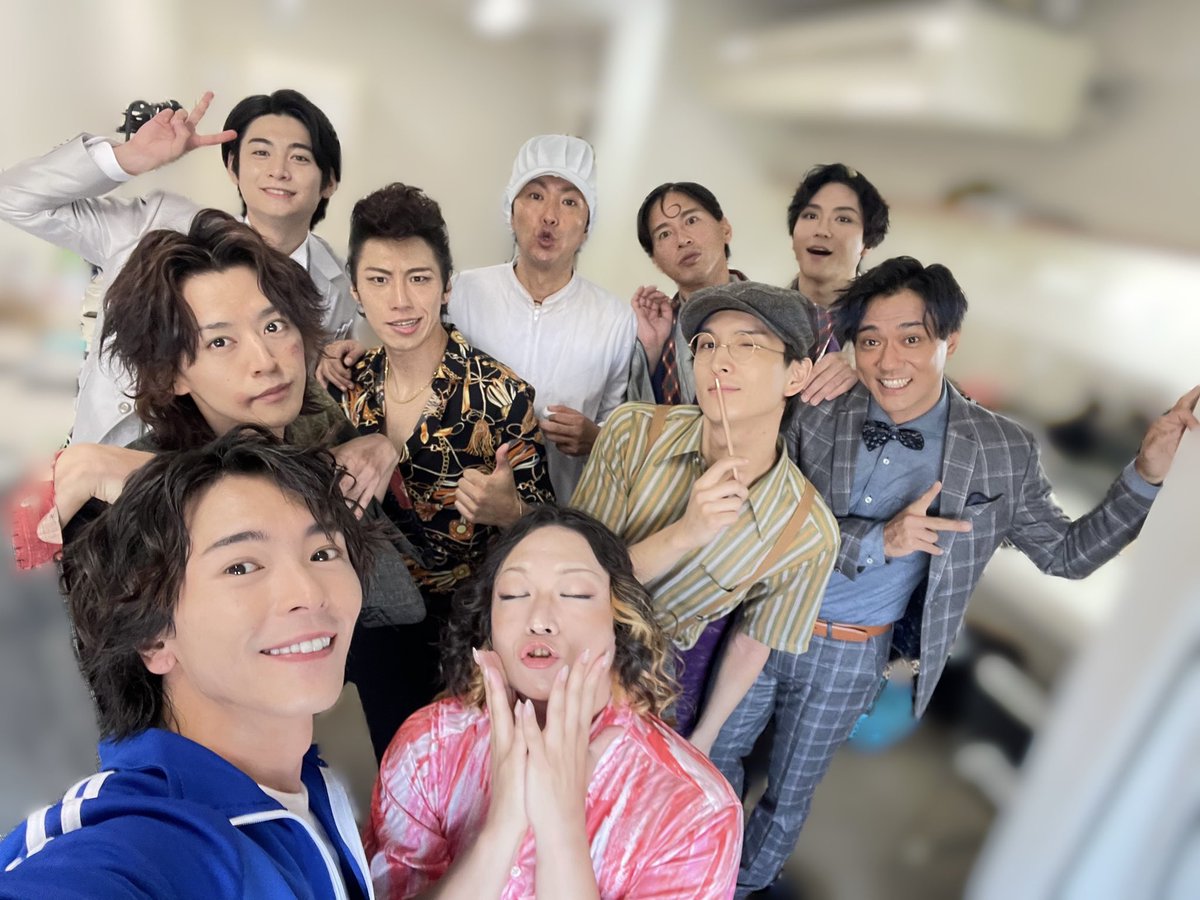 NaokichiTamon's tweet photo. 舞台「HOUSEⅡ〜７人の地縛霊〜」
全11公演終演
沢山のご来場誠にありがとうございました！

まさか定期レッスンの締めでバク転するとは思いませんでした🙆
ただの体操のお兄さんやんってツッコまれた笑

楽しくて刺激的な日々でした！
皆様の心にも届いていれば嬉しいです☺️

またね。
👻
#舞台HOUSE2 https://t.co/fUCOmHbLZ9