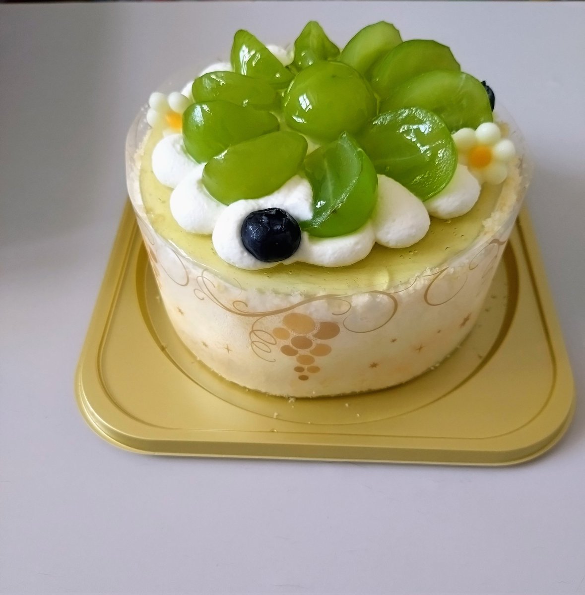 今日は長男のハタチの誕生日です。
幼くて未熟者だった私が初めて母親になった日が２０年前の今日なんだなと思うとなんだか感無量です🥲

まだまだ母親としても人間としても未熟者ですが、周りの方に沢山お世話になり助けてもらって駆け抜けてきた２０年だった気がします。
沢山の方々にありがとう